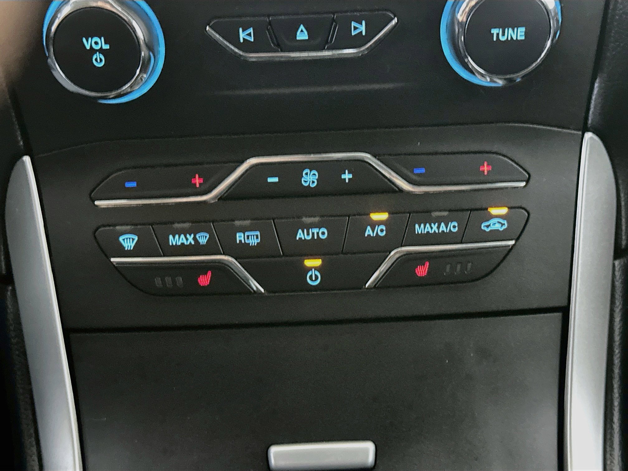 Used 2017 Ford Edge SEL w/ Equipment Group 201A FWD image 24