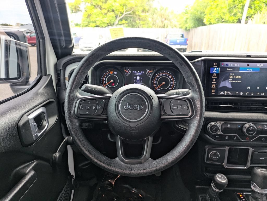 Used 2024 Jeep Wrangler Unlimited Sport AWD/4WD image 16