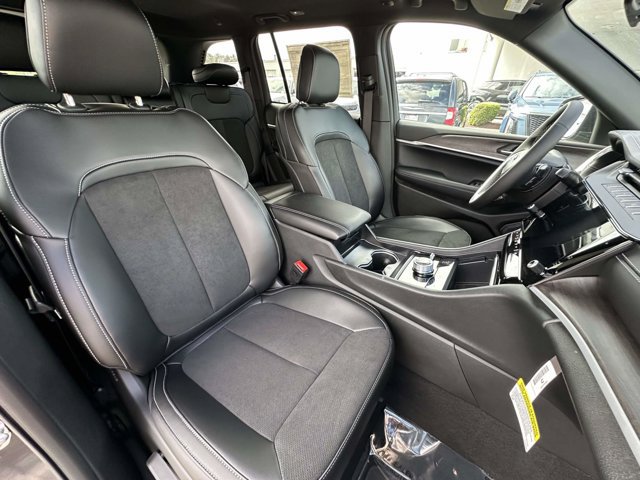 New 2026 Jeep Grand Cherokee Altitude AWD/4WD image 27