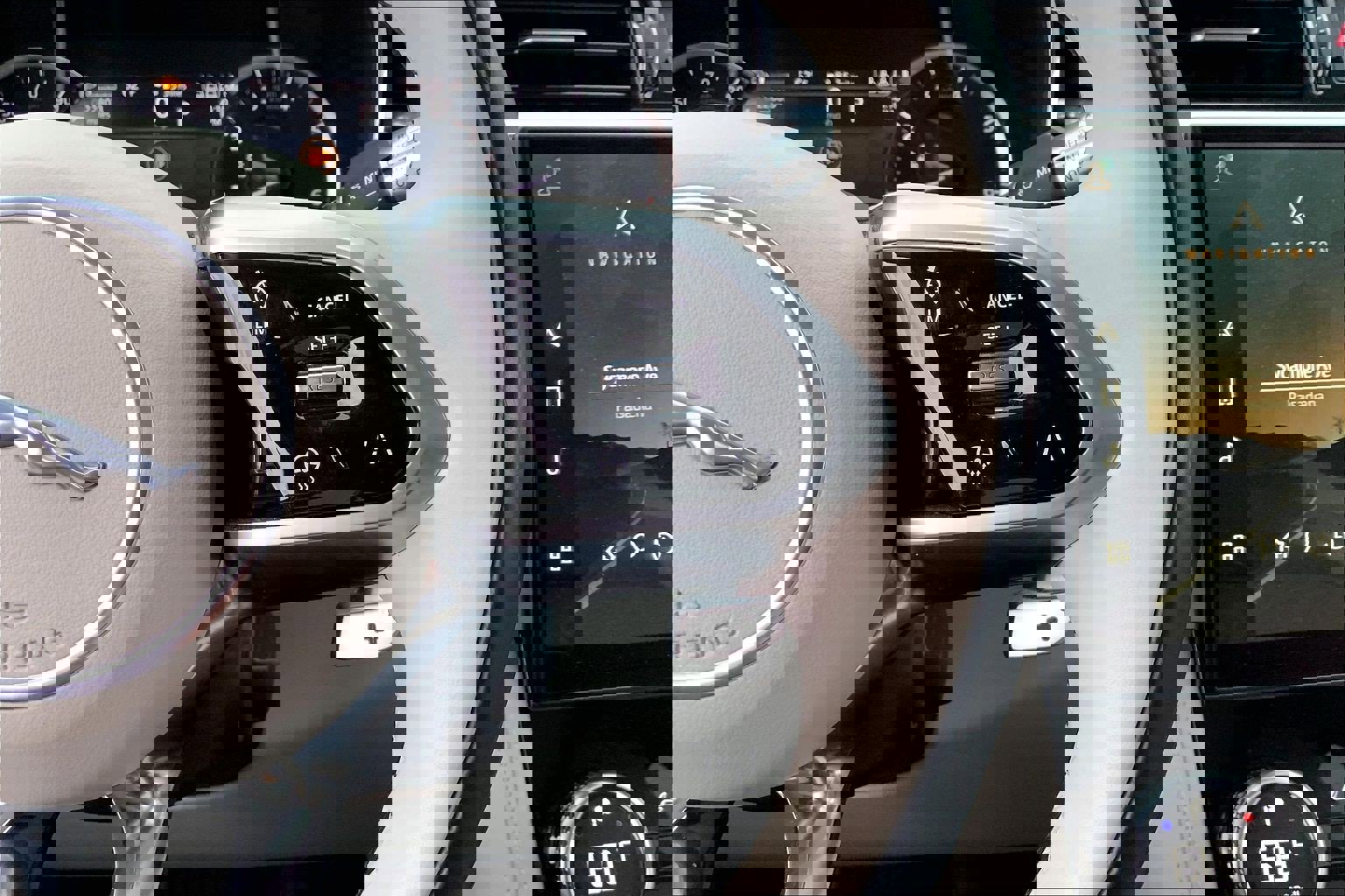 Used 2022 Jaguar F-PACE S image 23