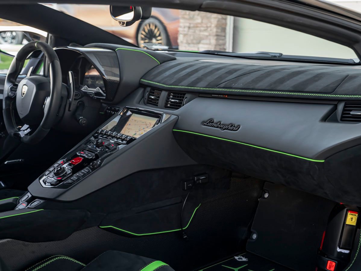 Used 2020 Lamborghini Aventador SVJ AWD/4WD image 27