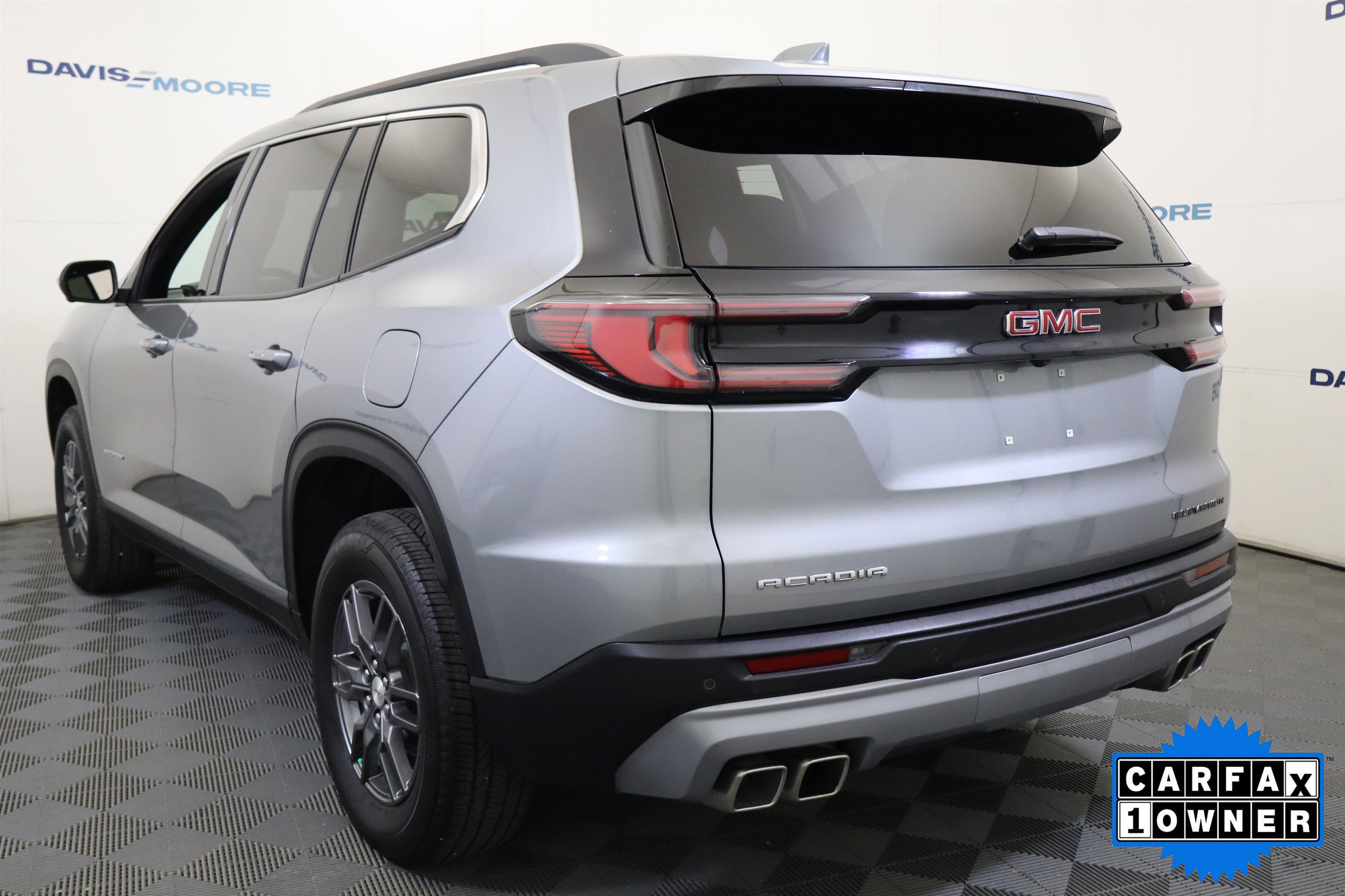 Used 2025 GMC Acadia Elevation image 8