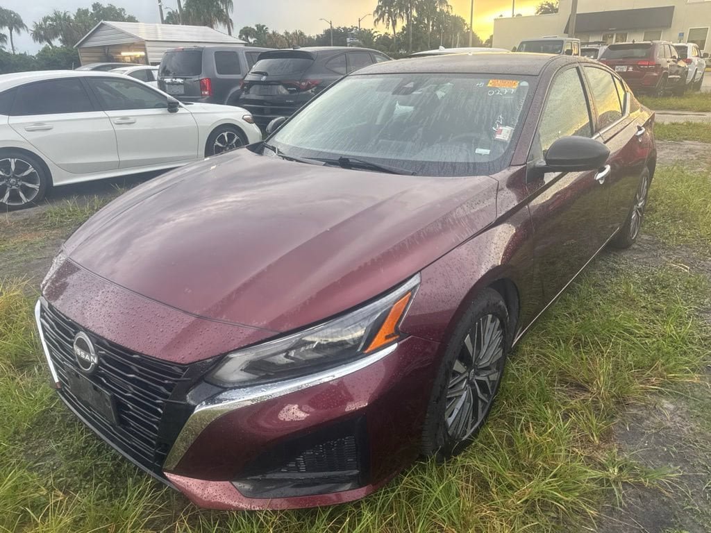 Used 2025 Nissan Altima 2.5 SV FWD video 1