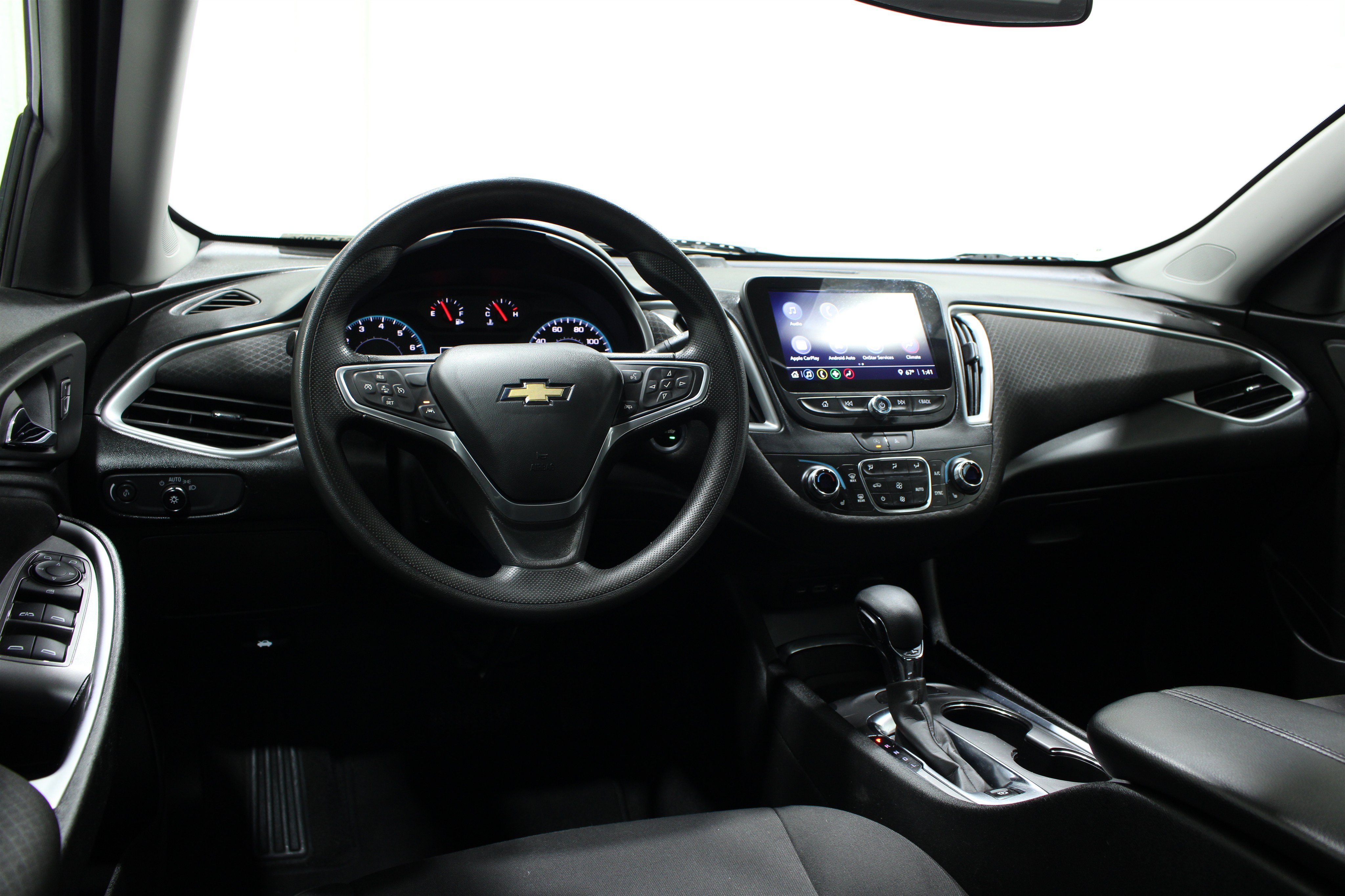 Used 2023 Chevrolet Malibu LT FWD image 2
