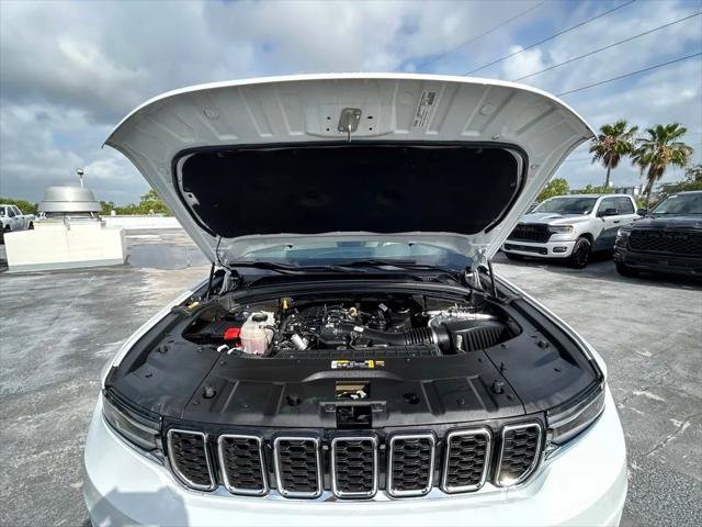 Certified 2022 Jeep Grand Cherokee L Limited RWD image 28