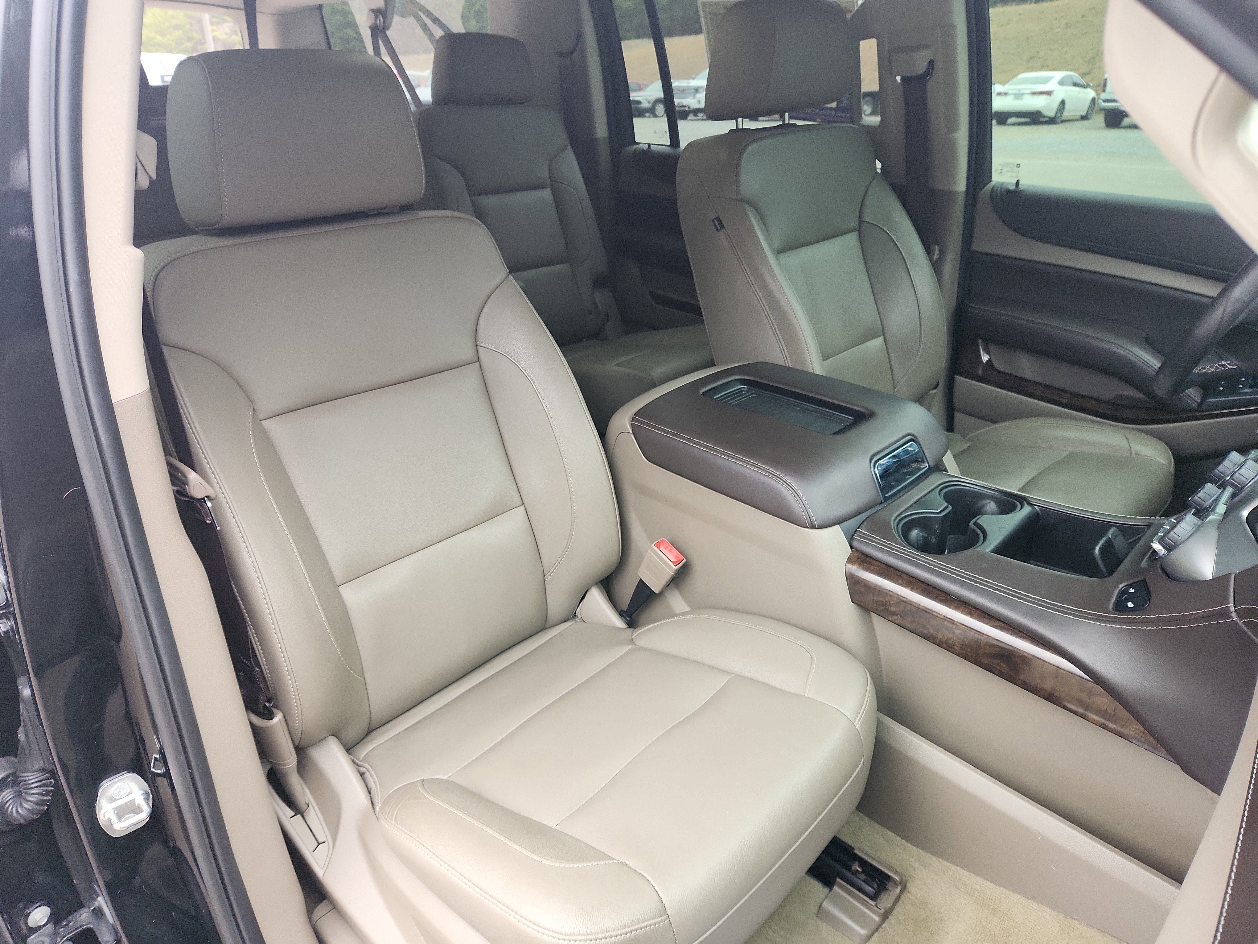 Used 2018 Chevrolet Suburban LT image 49