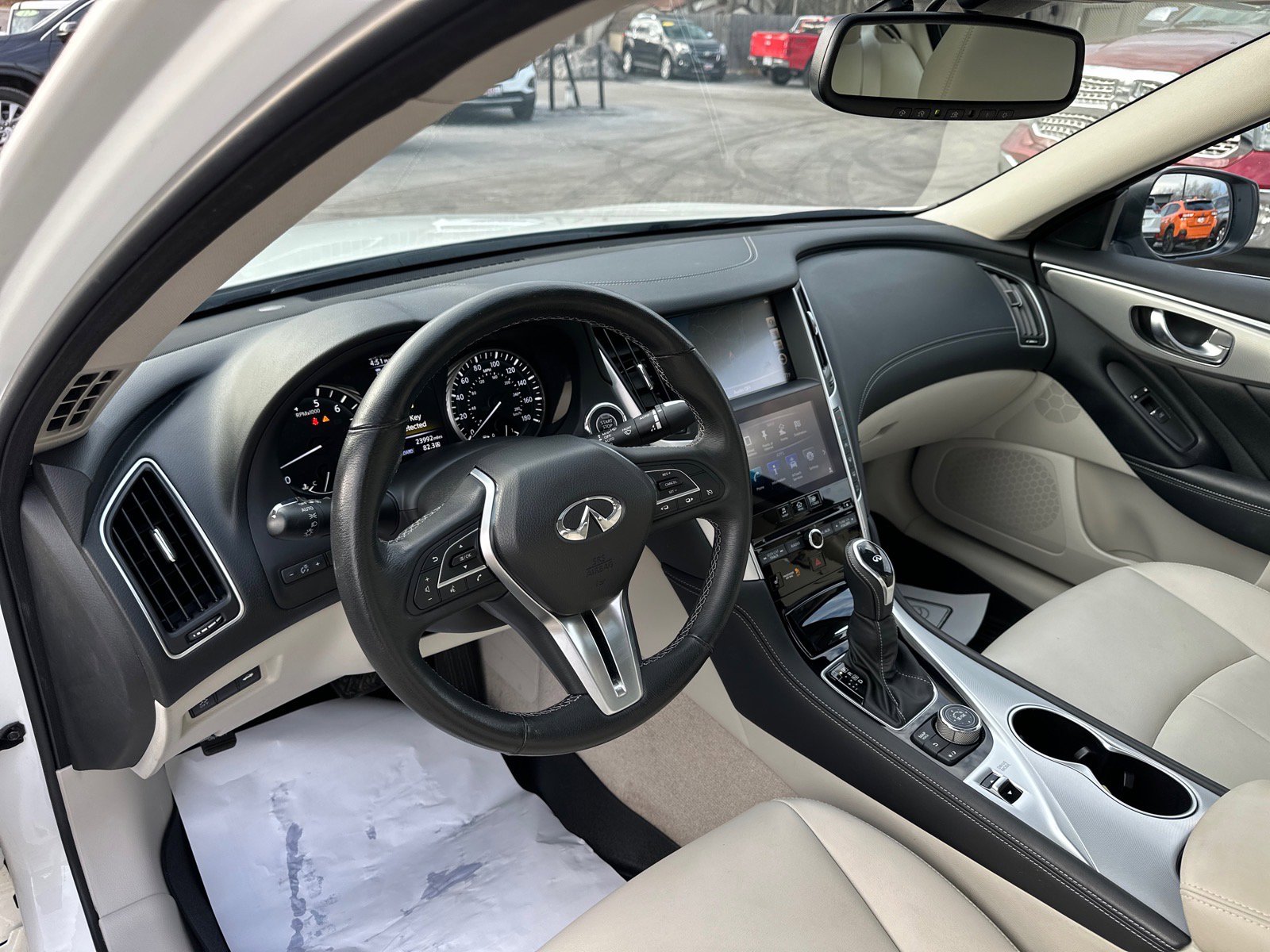 Used 2019 INFINITI Q50 Luxe w/ Essential Package (3.0T Luxe) image 17
