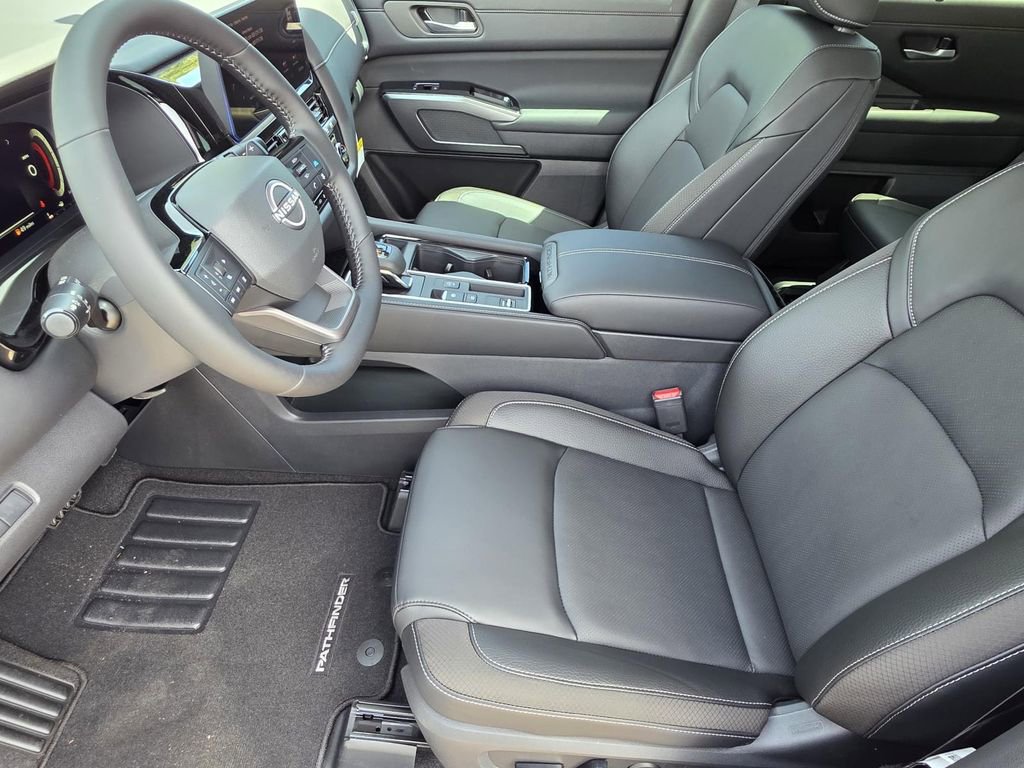 New 2026 Nissan Pathfinder SL image 7