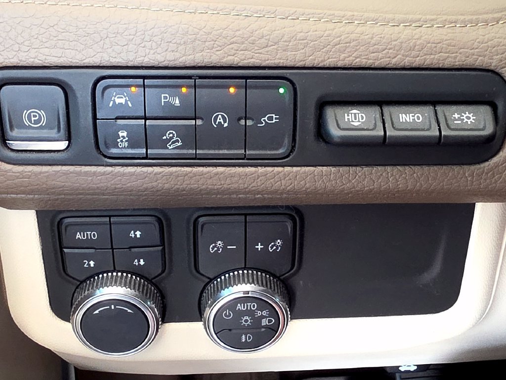 Used 2021 GMC Yukon Denali AWD/4WD image 26