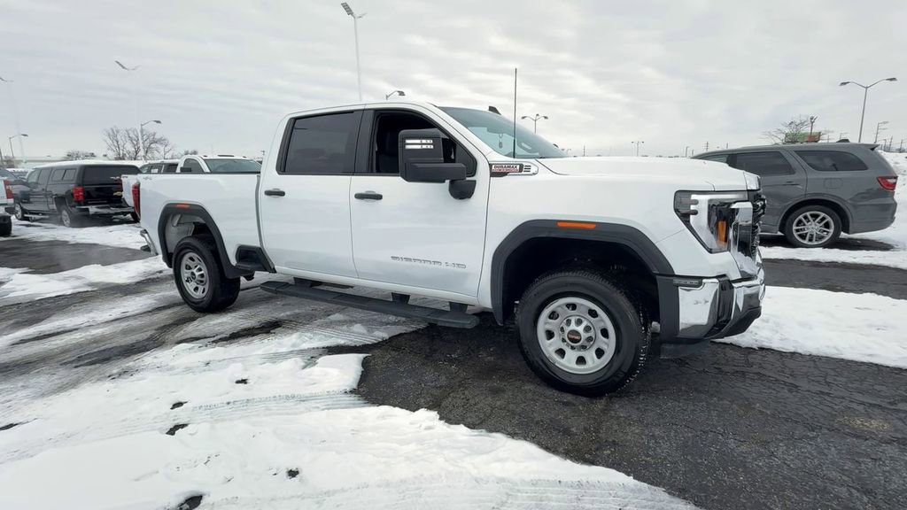 Used 2024 GMC Sierra 2500 Pro image 2