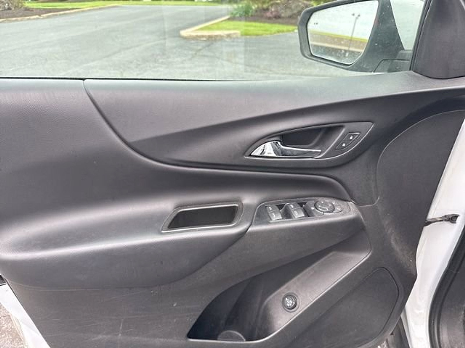 Used 2019 Chevrolet Equinox LT AWD/4WD image 12