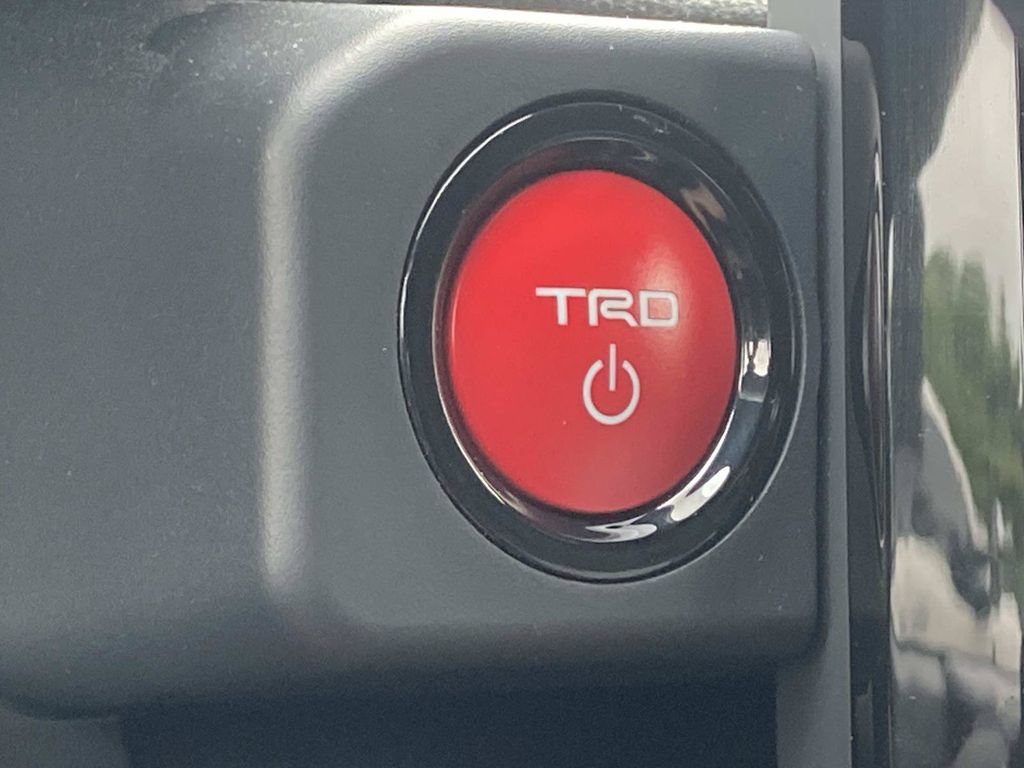Used 2025 Toyota Tacoma TRD Off-Road AWD/4WD image 32