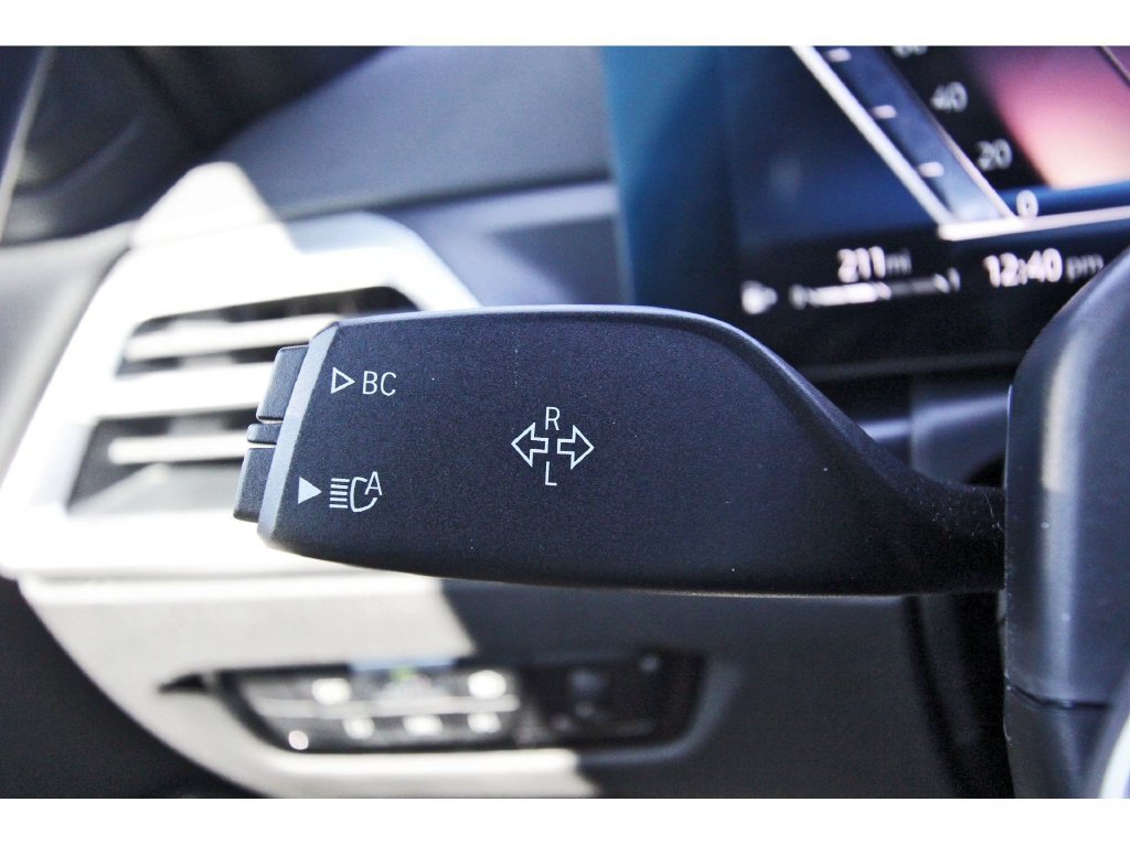 Used 2025 BMW 330i Sedan RWD image 17