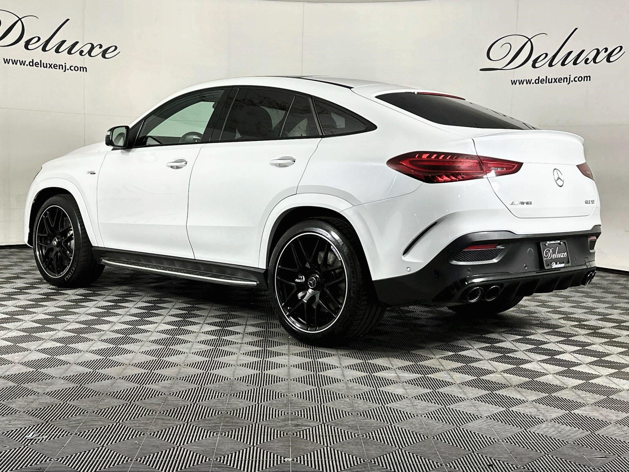 Used 2025 Mercedes-Benz GLE 53 AMG 4MATIC Coupe w/ Driver Assistance Package image 4
