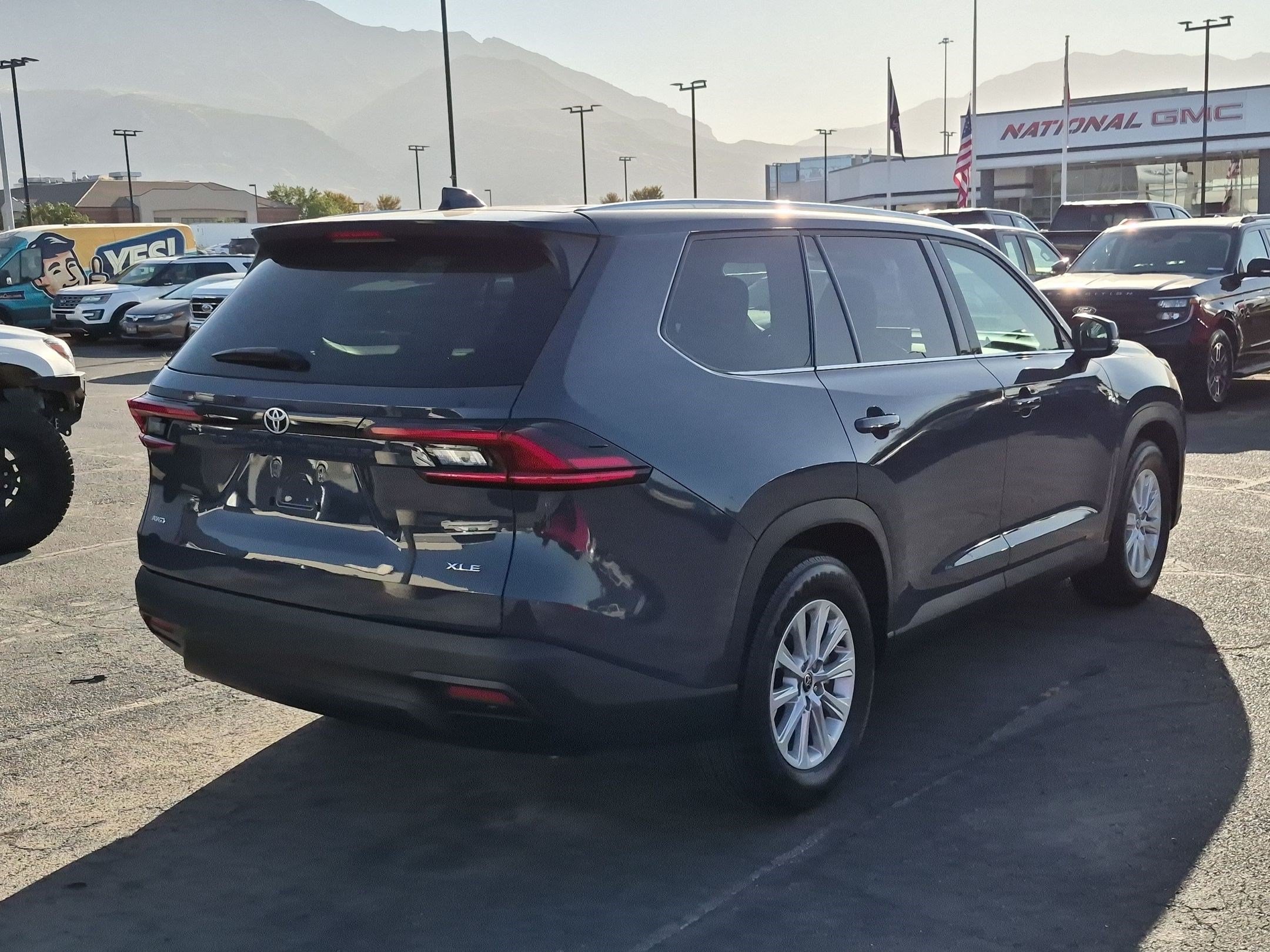Used 2025 Toyota Grand Highlander AWD image 3