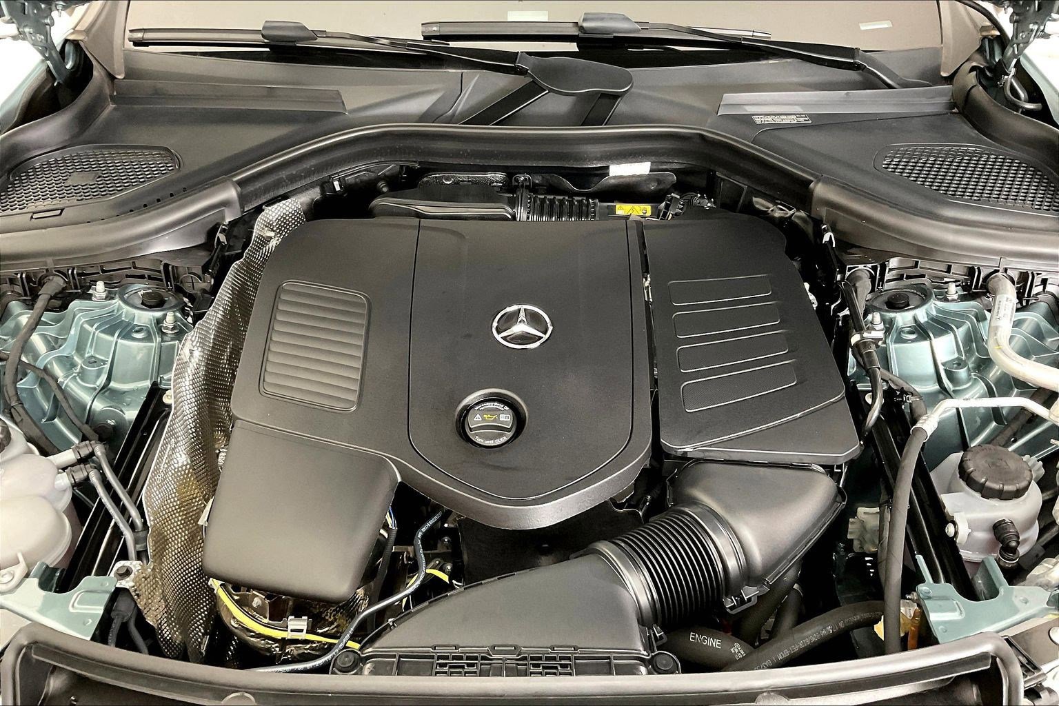 Used 2025 Mercedes-Benz GLC 350e 4MATIC image 30