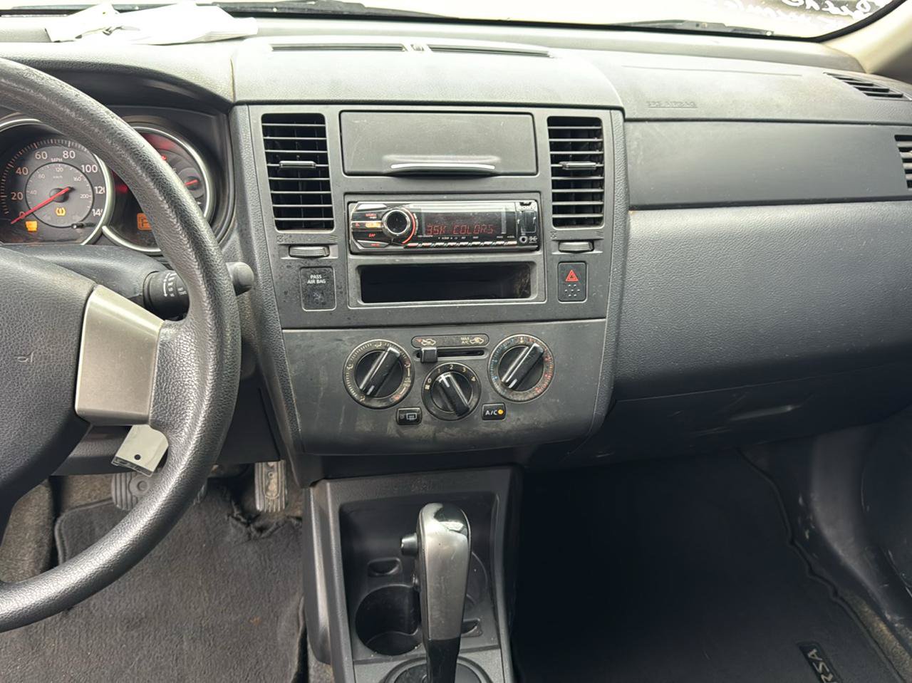 Used 2009 Nissan Versa Sedan FWD image 10