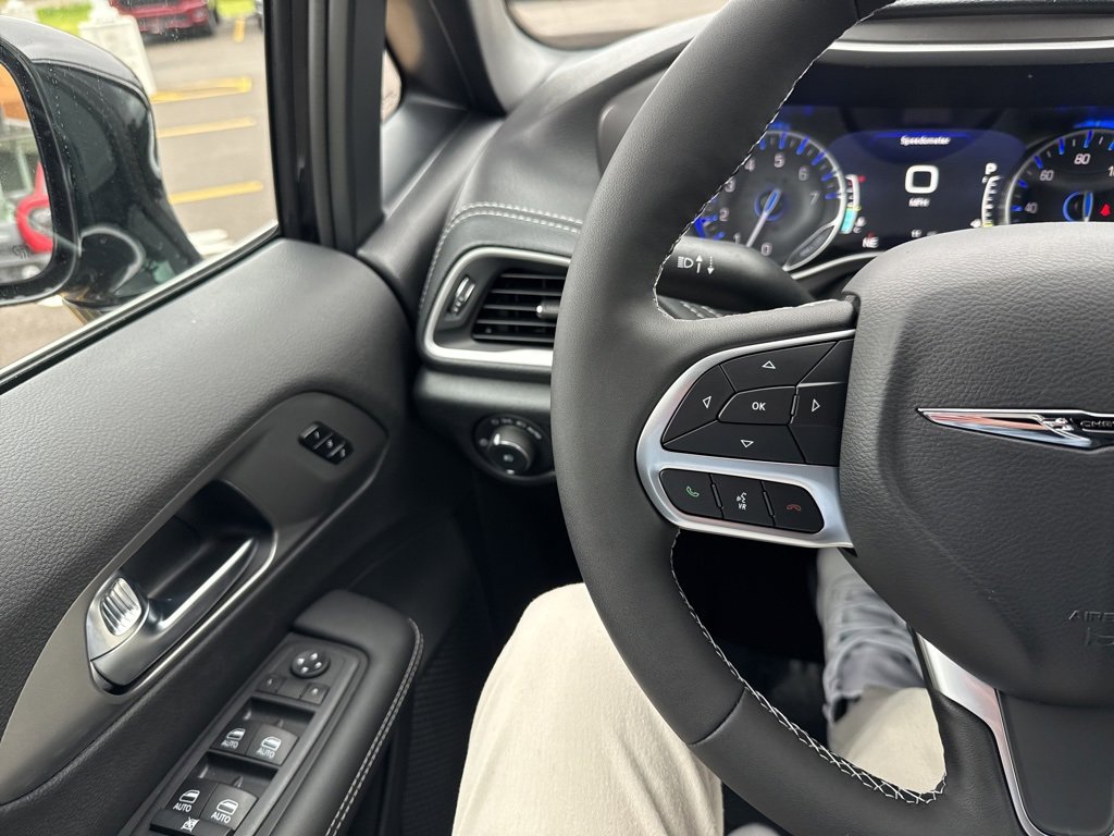 New 2026 Chrysler Pacifica Select image 27