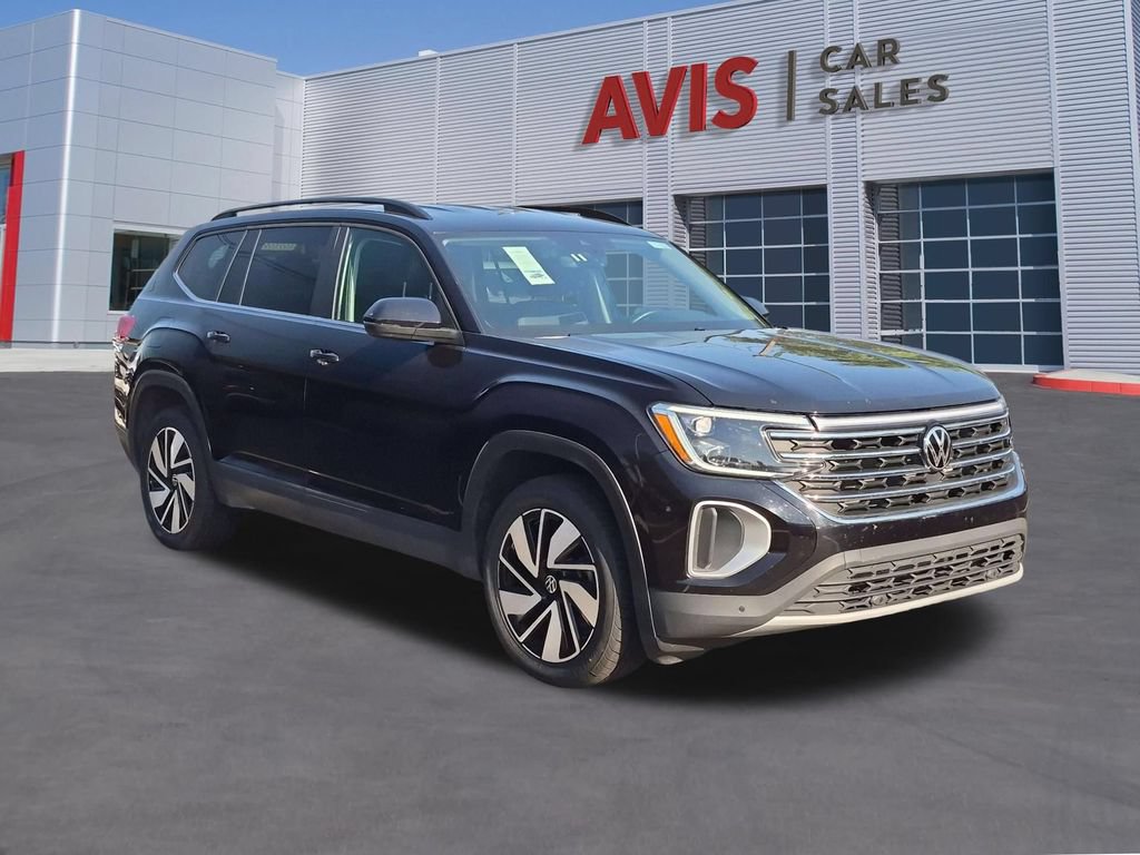 Used 2025 Volkswagen Atlas SE FWD image 3