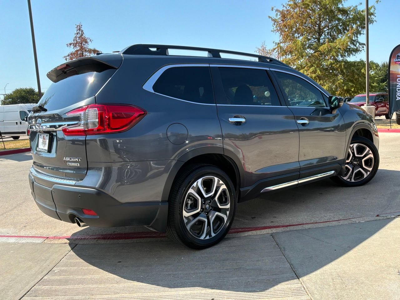Used 2024 Subaru Ascent Touring w/ Popular Package #2 AWD/4WD image 6