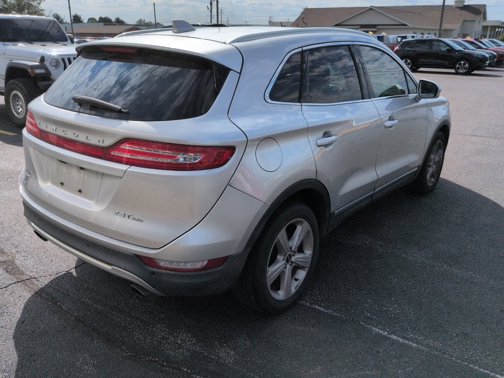 Used 2017 Lincoln MKC Select w/ Select Plus Package AWD/4WD image 3