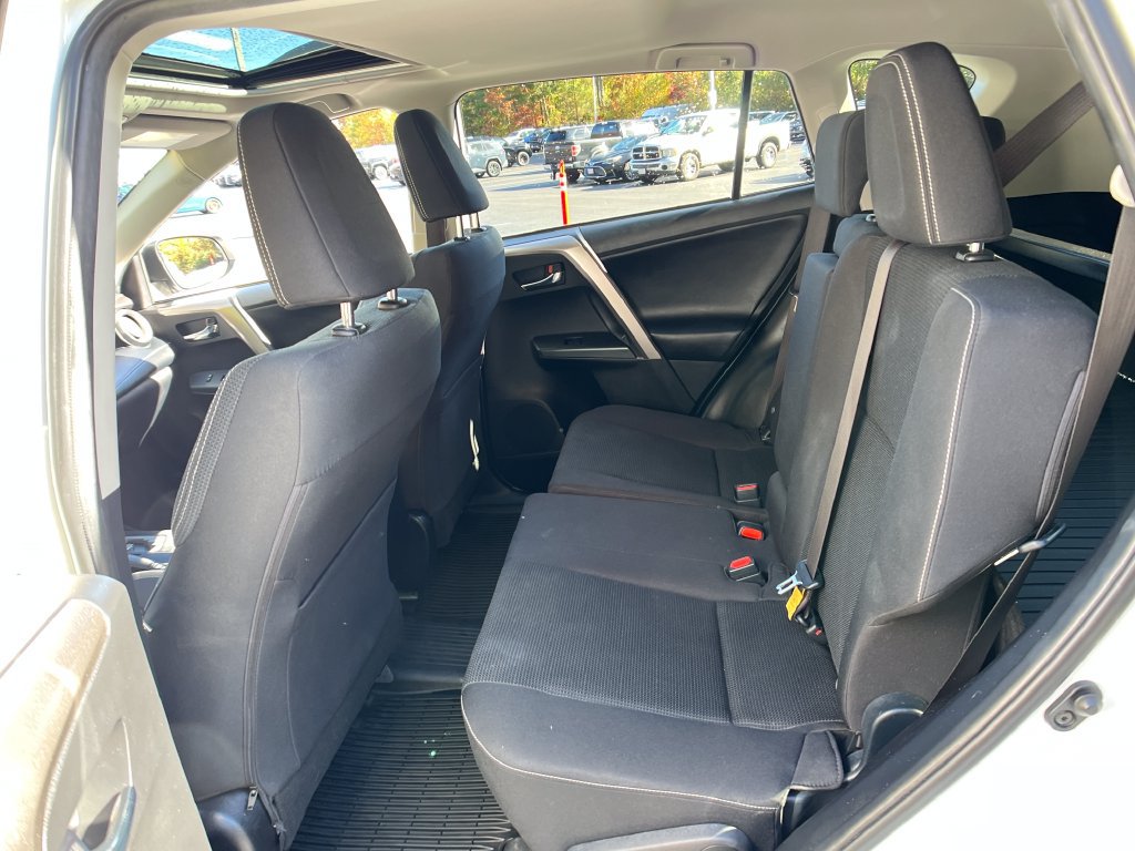 Used 2018 Toyota RAV4 XLE AWD/4WD image 22