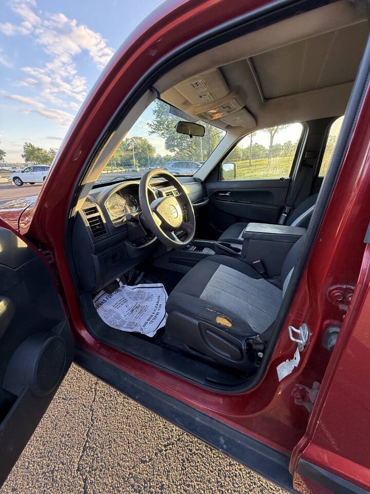 Used 2010 Jeep Liberty Sport w/ Popular Equipment Group AWD/4WD image 11