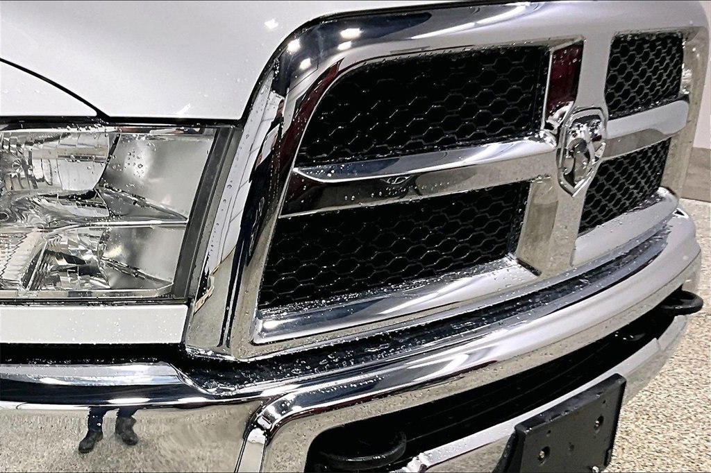 Used 2018 RAM 2500 Tradesman w/ Chrome Appearance Group image 29