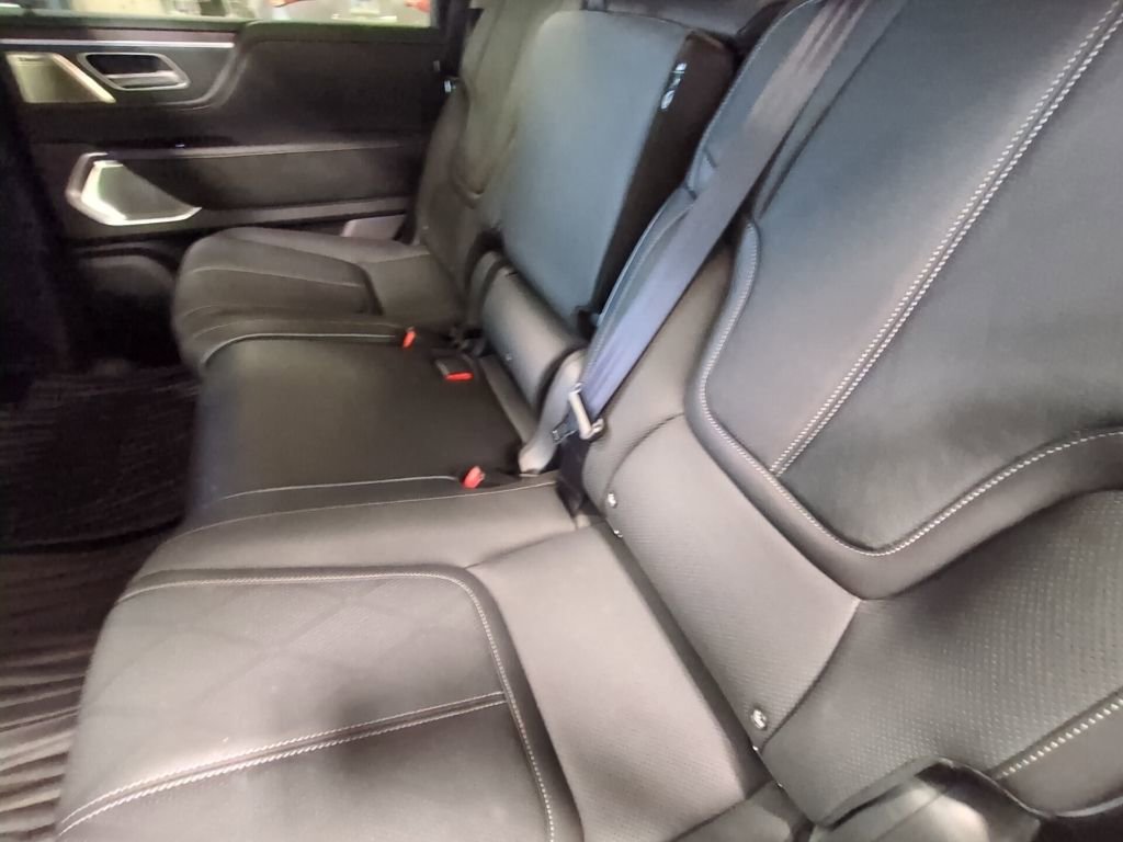 Used 2025 INFINITI QX80 Sensory image 19