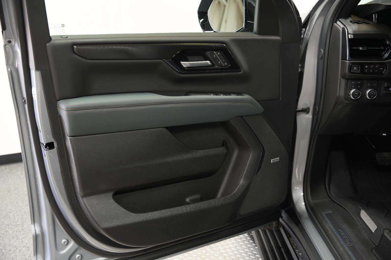 New 2026 GMC Yukon XL AT4 w/ AT4 Premium Plus Package AWD/4WD image 28