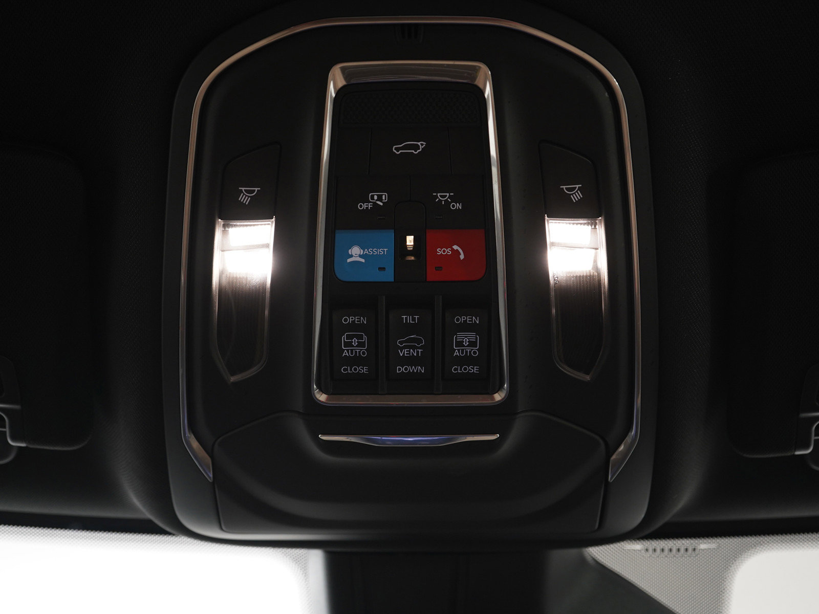 Used 2025 Jeep Grand Cherokee Limited AWD/4WD image 14