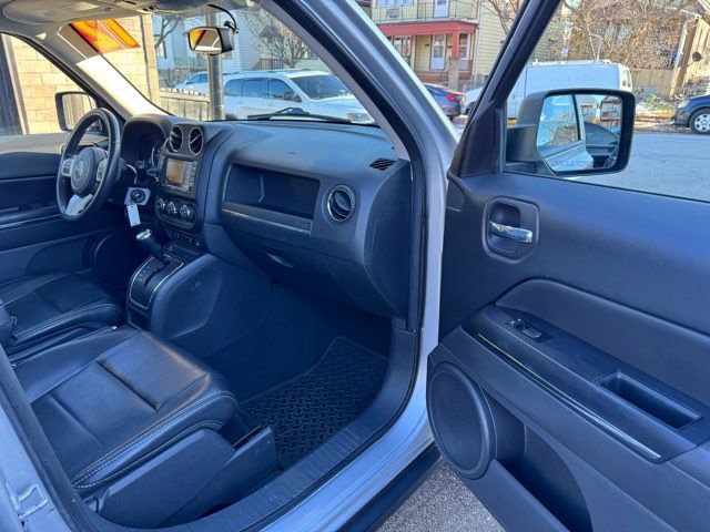 Used 2012 Jeep Patriot Limited w/ Sun/Sound Group image 32