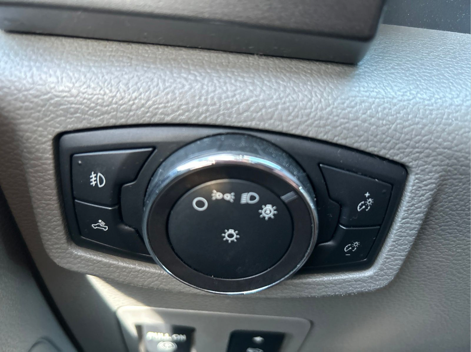 Used 2018 Ford F150 XLT w/ Equipment Group 302A Luxury AWD/4WD image 25