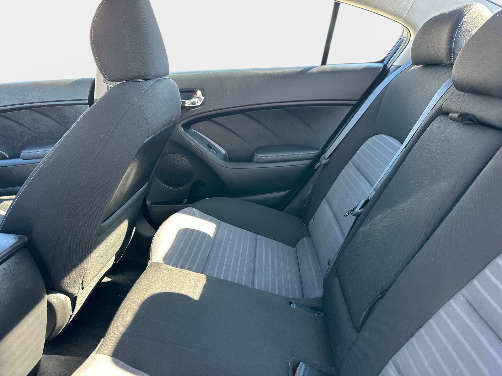 Used 2017 Kia Forte S w/ S Premium Package image 13