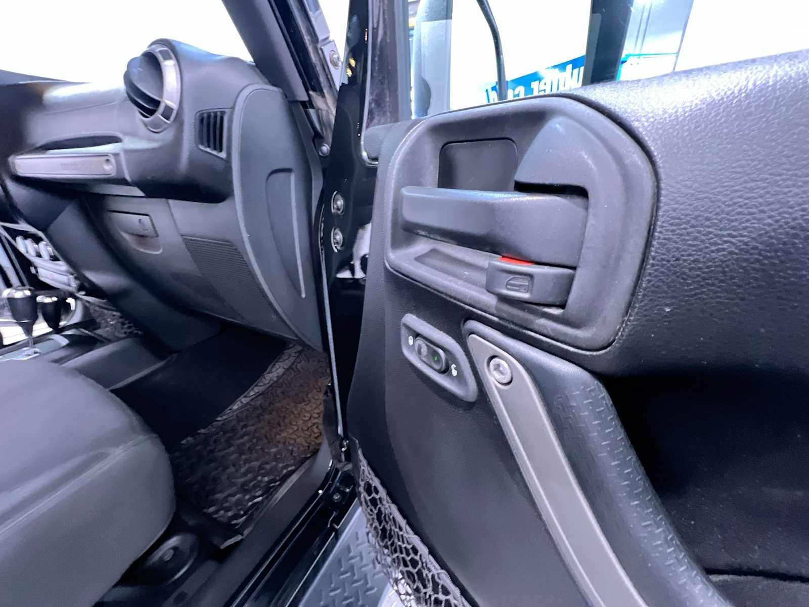 Used 2016 Jeep Wrangler Unlimited Sport w/ Quick Order Package 24S AWD/4WD image 35