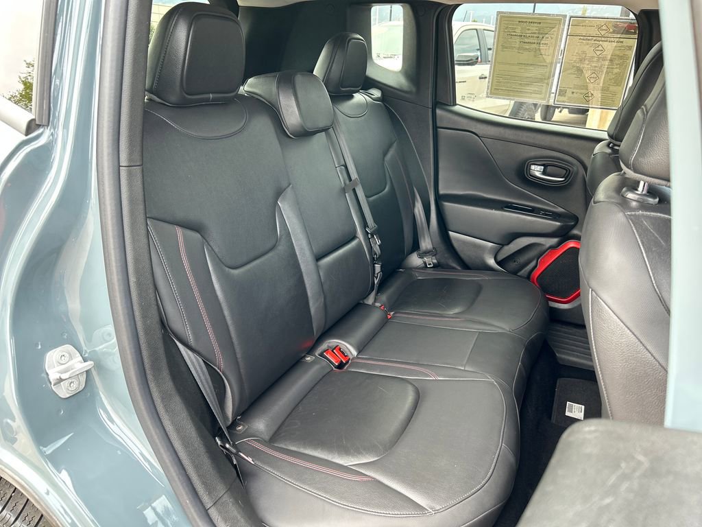 Used 2015 Jeep Renegade Trailhawk w/ Premium Leather Group image 21