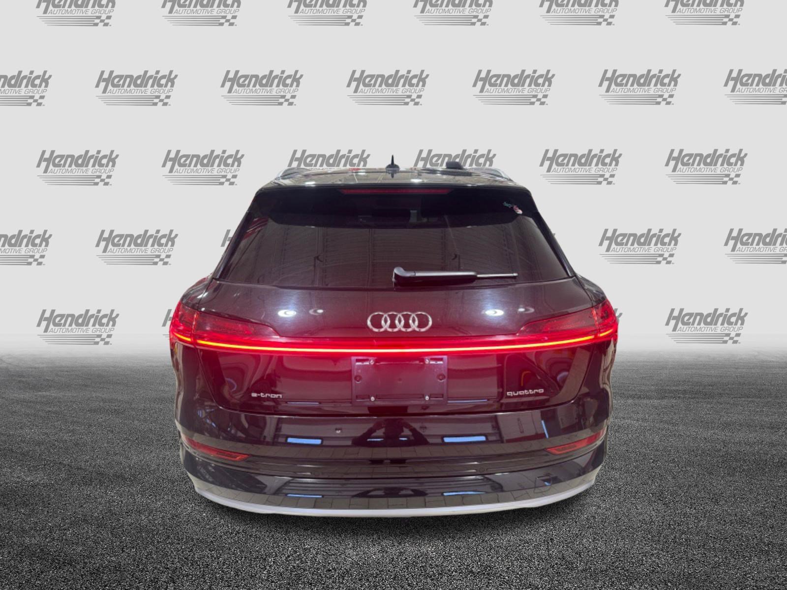 Used 2022 Audi e-tron Premium Plus AWD/4WD image 6