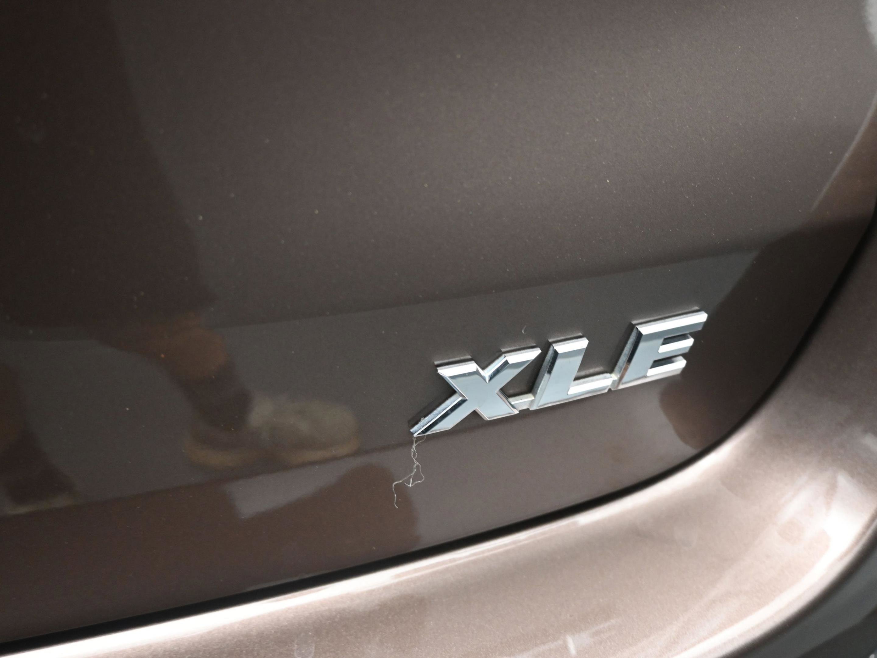 Used 2019 Toyota Highlander XLE image 38