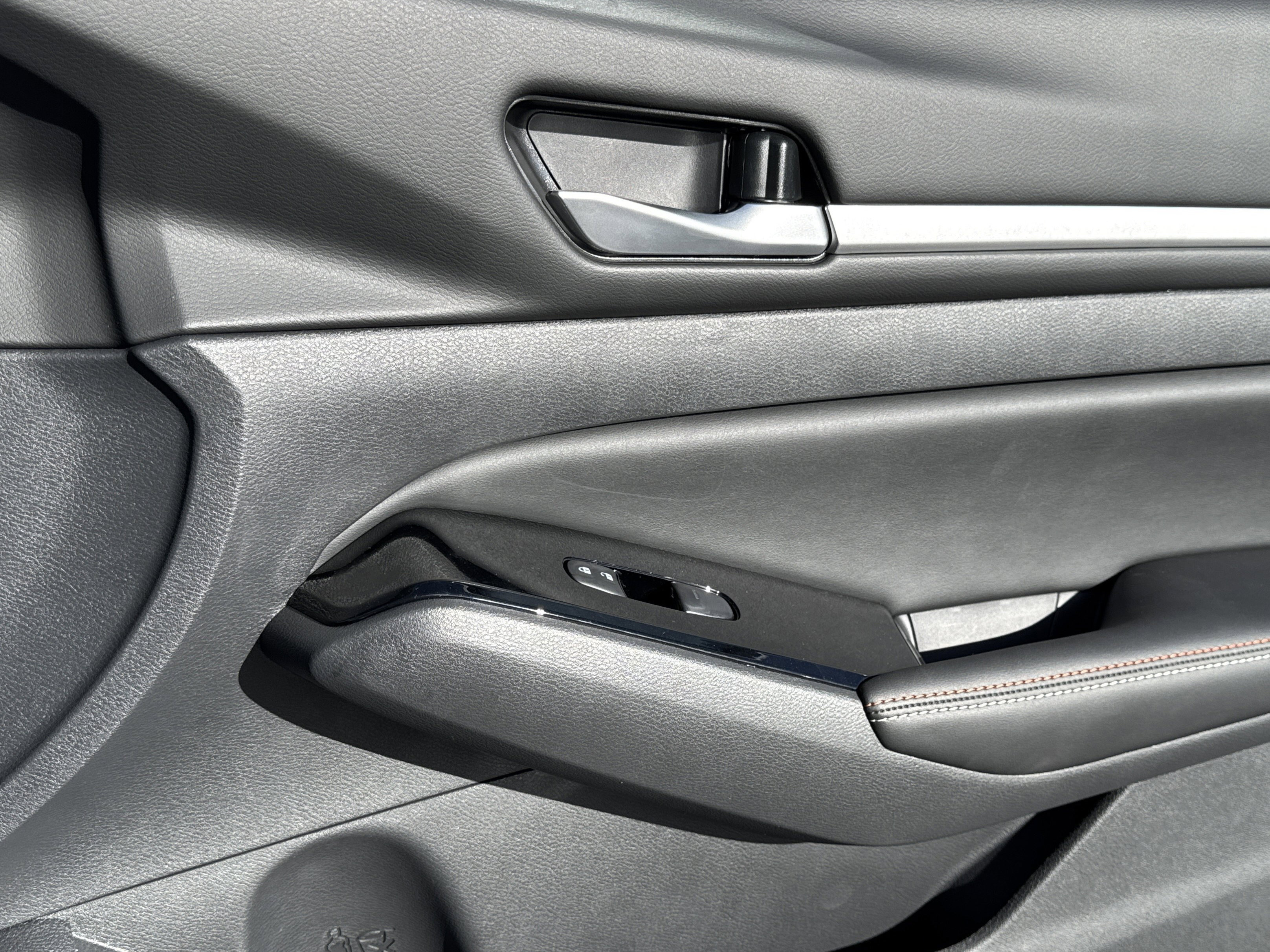 New 2025 Nissan Altima 2.5 SR w/ SR Premium Package AWD/4WD image 18