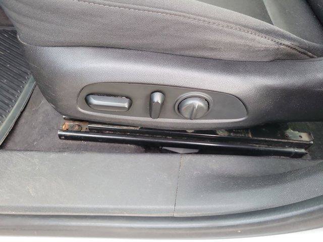 Used 2017 Chevrolet Malibu LT image 17