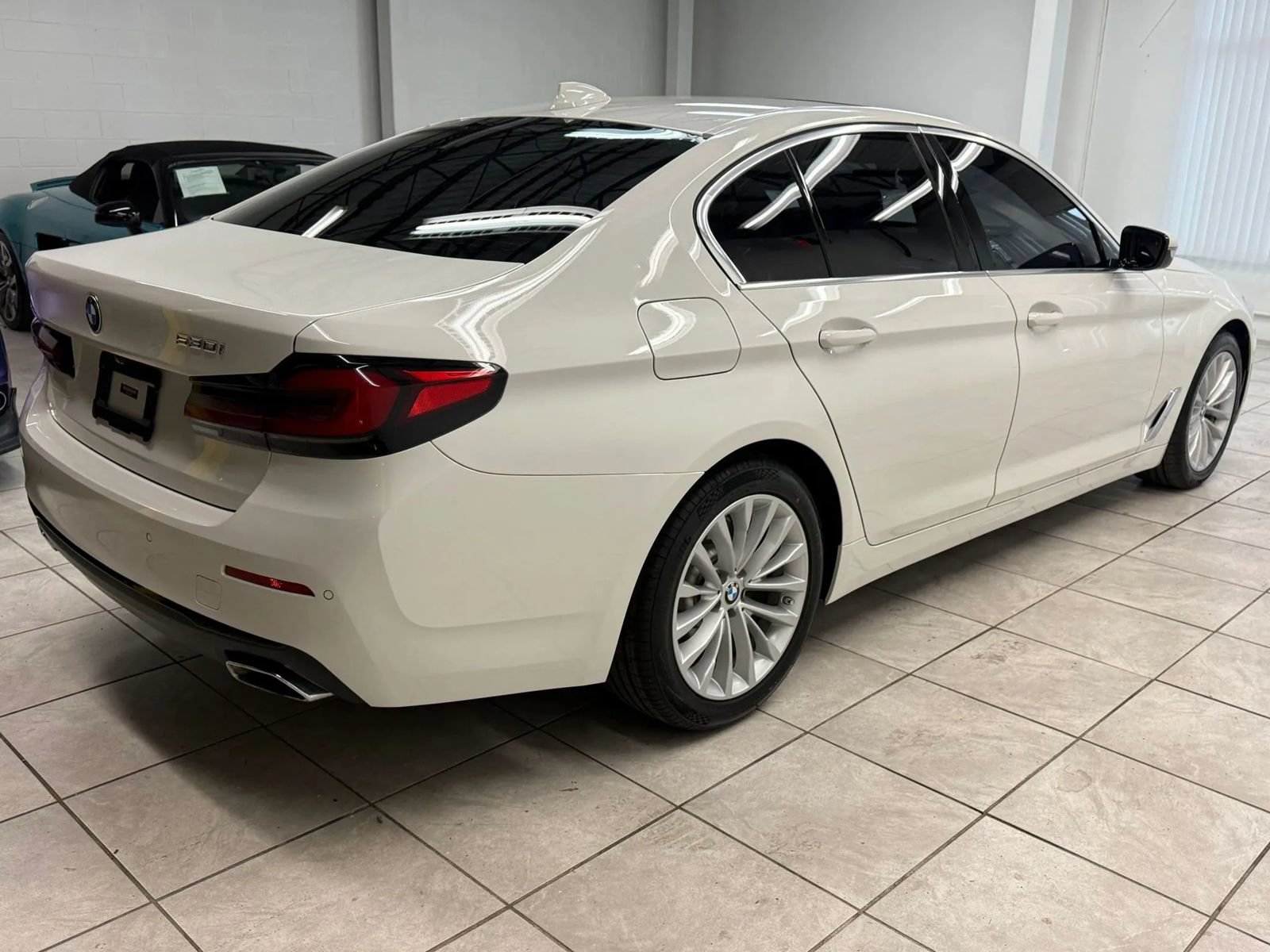 Used 2021 BMW 530i w/ Convenience Package RWD image 9