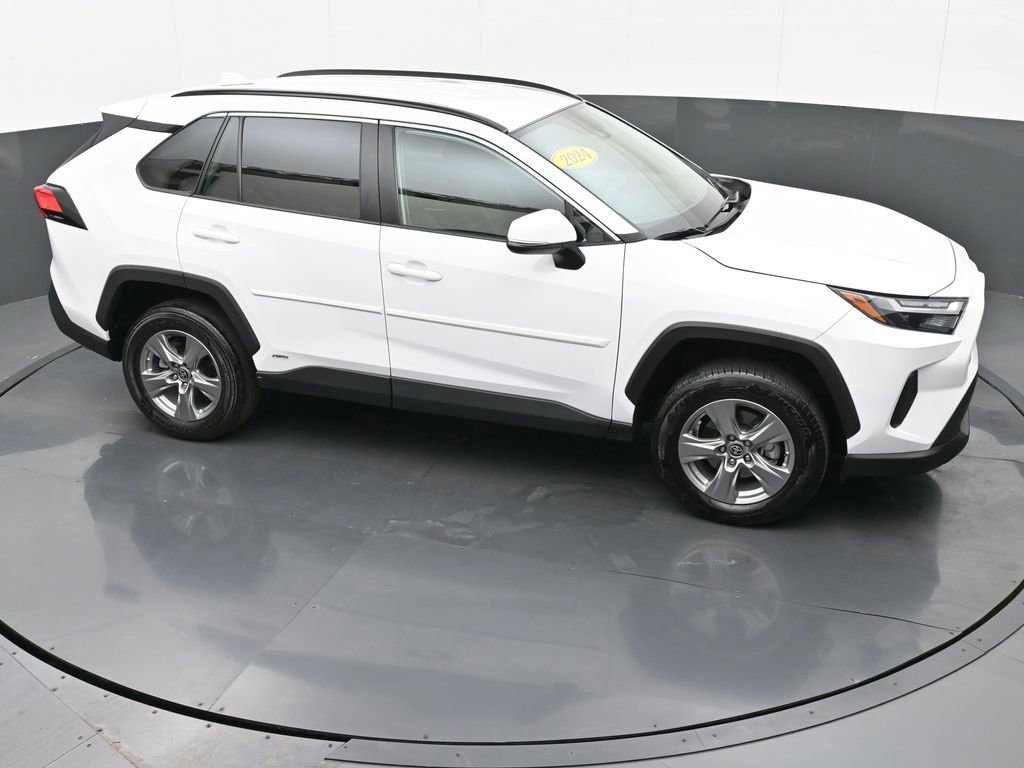 Used 2024 Toyota RAV4 LE image 31