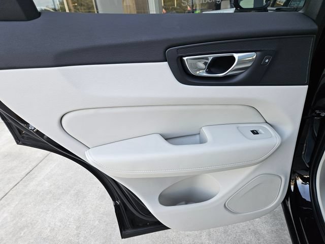 Certified 2025 Volvo XC60 T8 Plus w/ Protection Package Premier AWD/4WD image 16