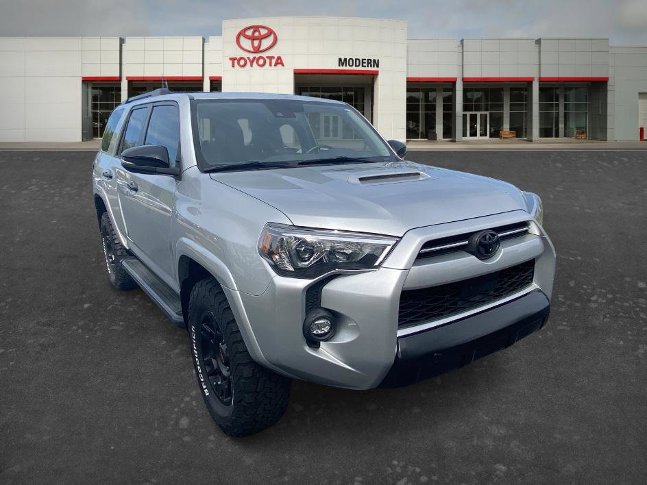 Used 2021 Toyota 4Runner Venture w/ Moonroof Package image 3