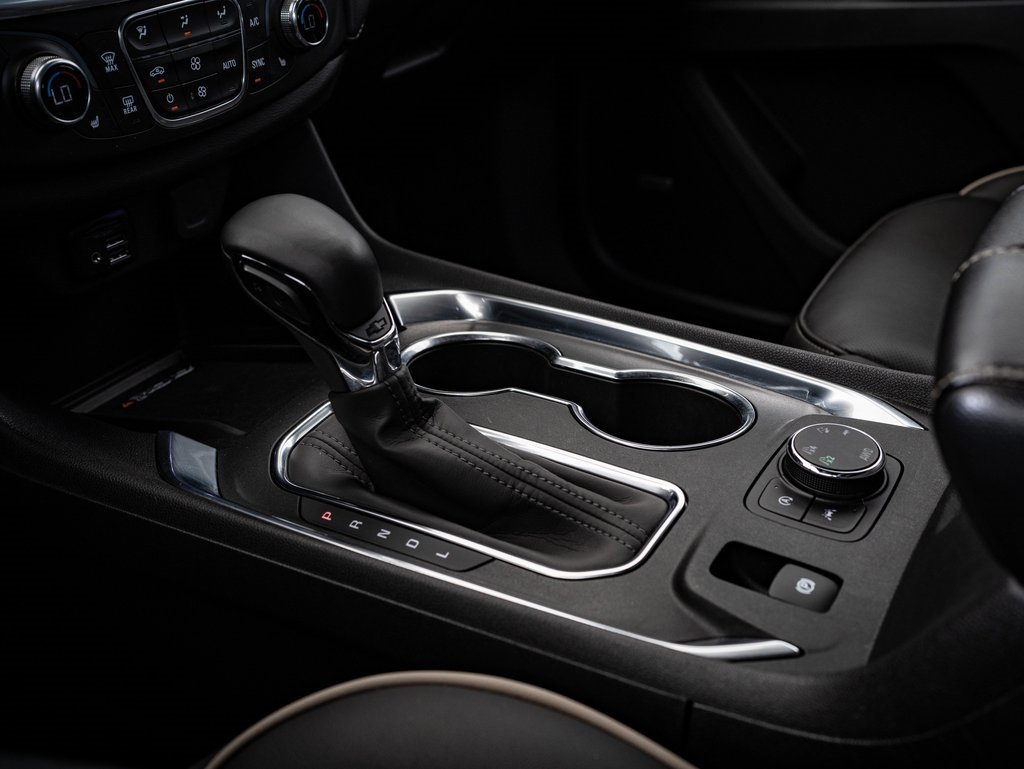 Used 2023 Chevrolet Traverse Premier image 38