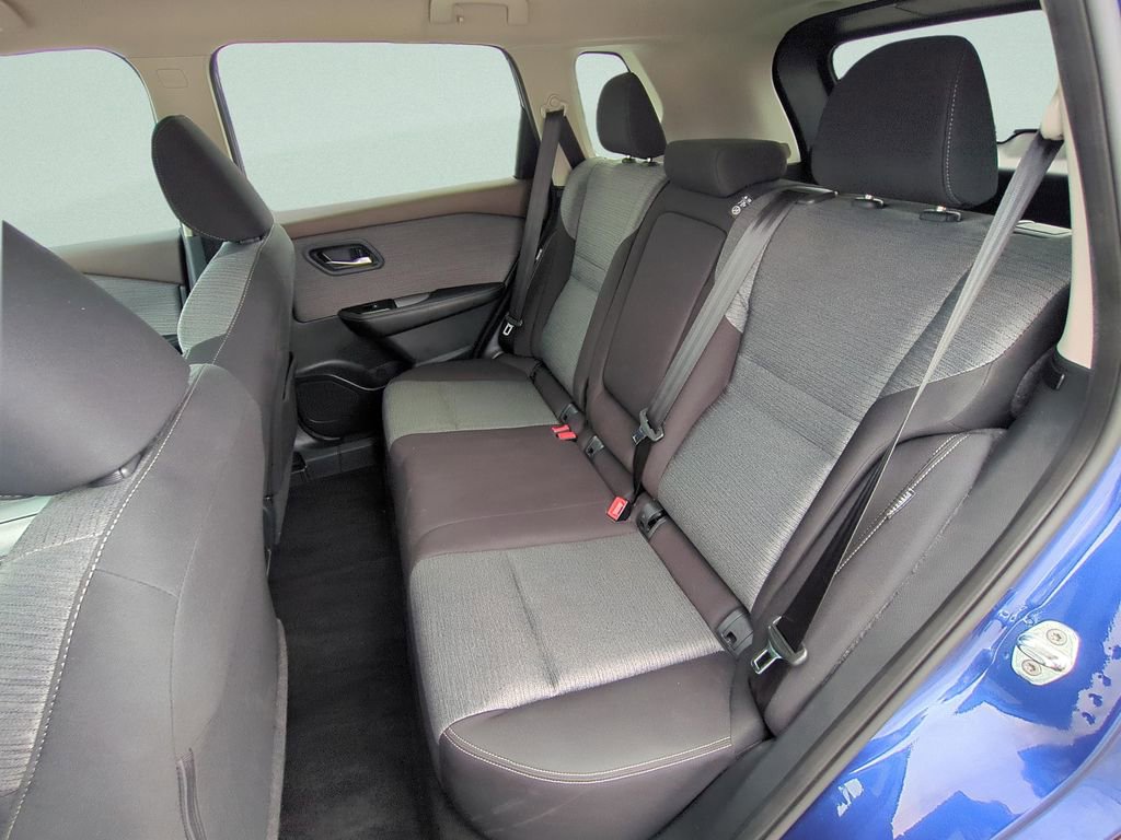 Certified 2023 Nissan Rogue SV image 13