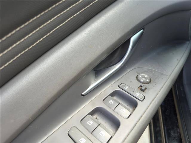 Used 2023 Hyundai Elantra SEL w/ Convenience Package FWD image 10