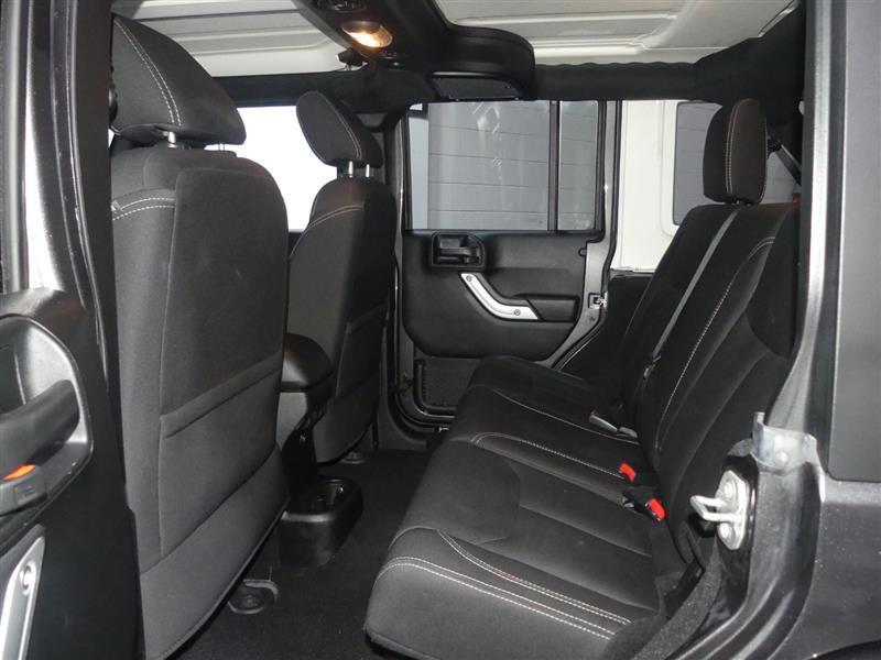 Used 2018 Jeep Wrangler Unlimited Sahara image 24