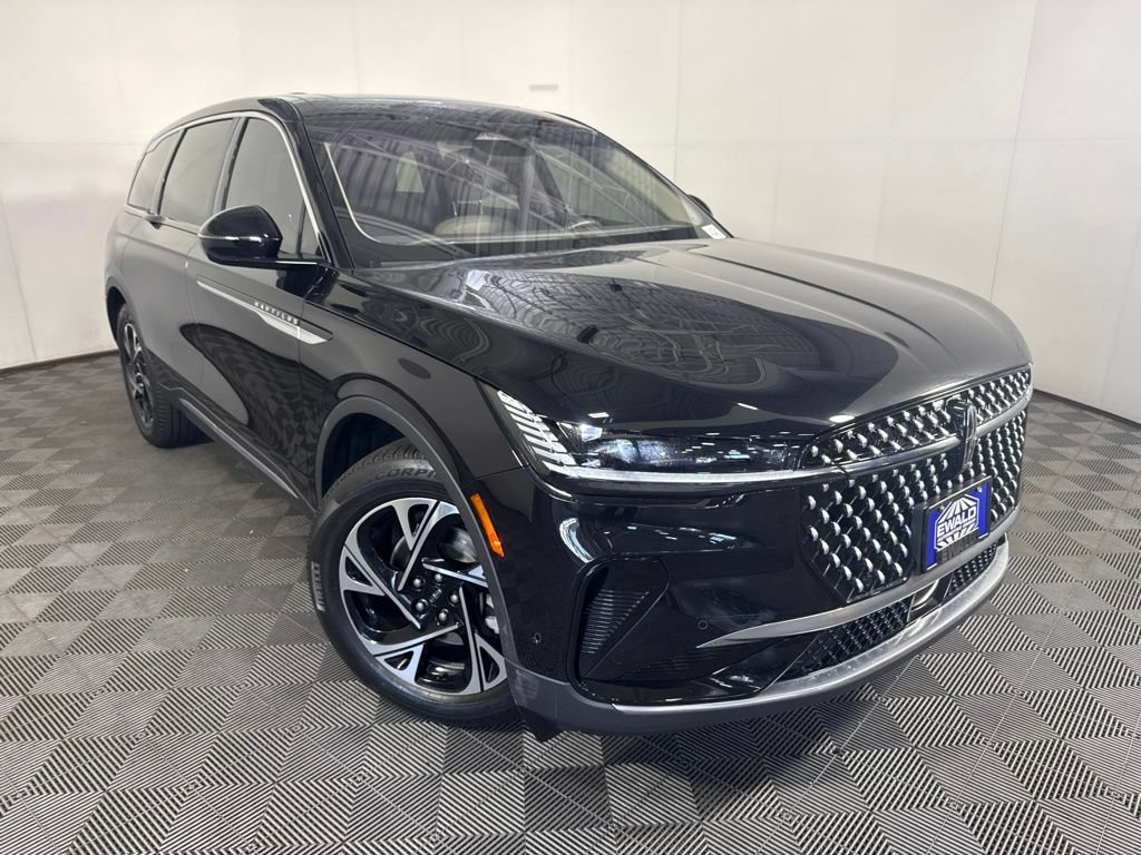 Used 2024 Lincoln Nautilus Premier w/ Equipment Group 102A AWD/4WD image 2