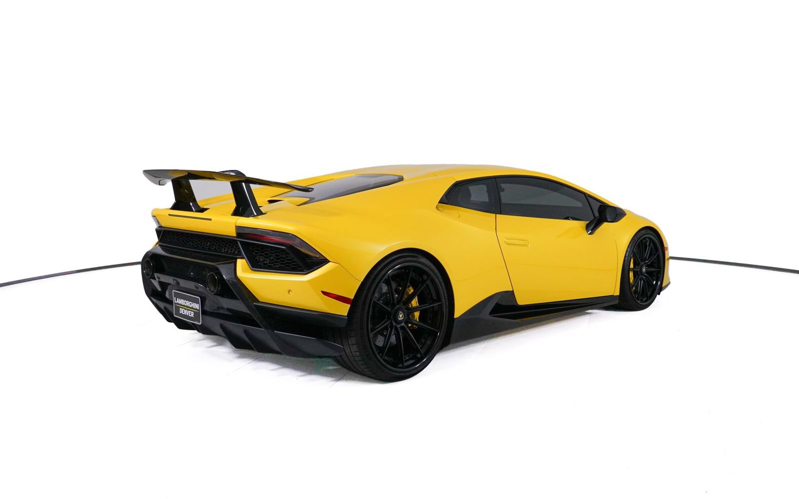 Used 2018 Lamborghini Huracan Performante AWD/4WD image 7